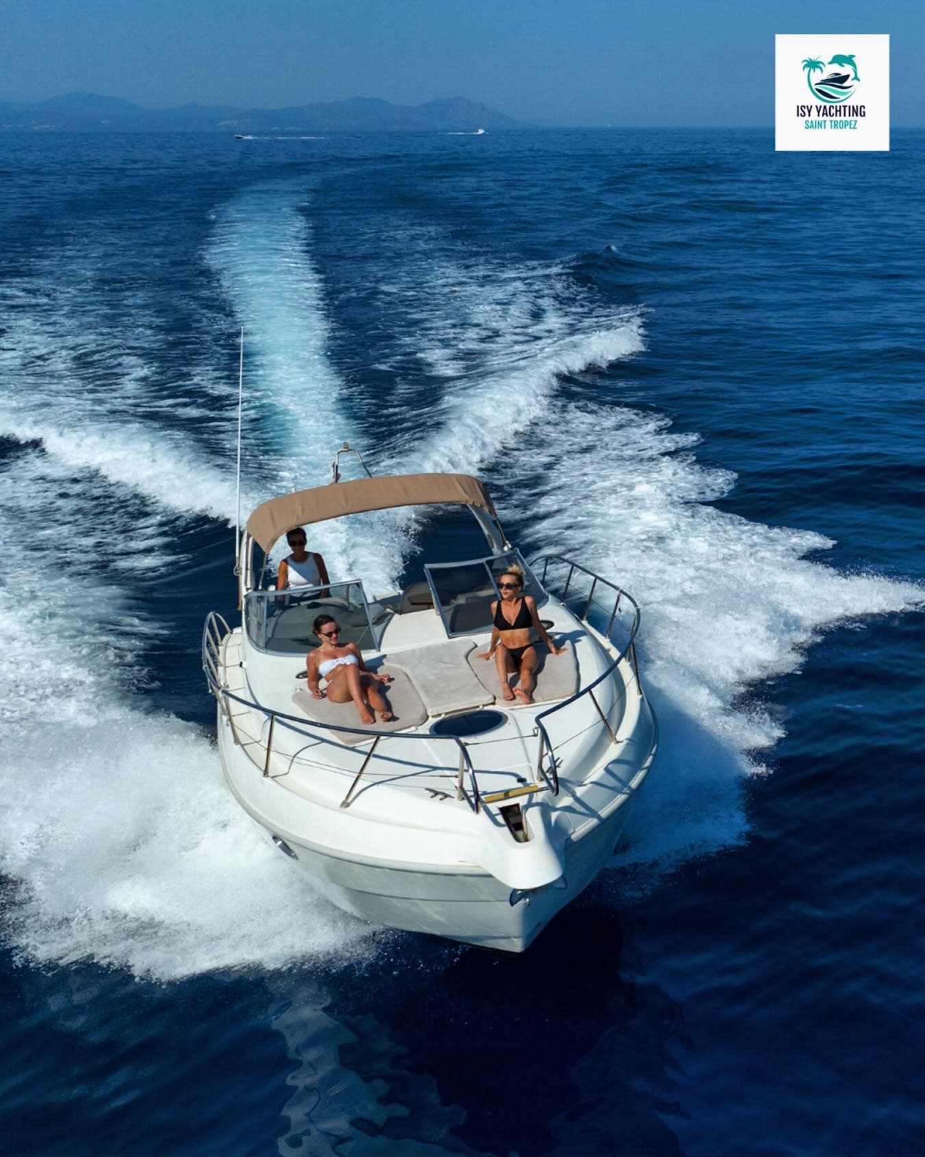 Cranchi Zaffiro 34 en navigation dans le Golfe de Saint-Tropez