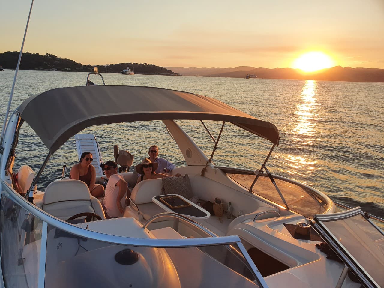 Coucher de soleil depuis le bateau